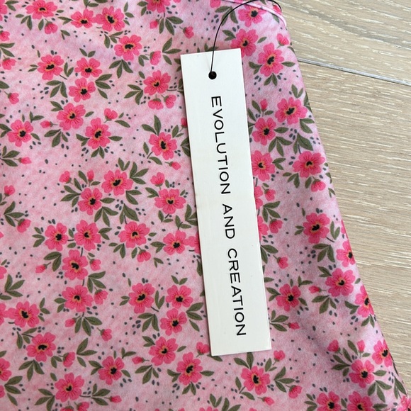 Evolution and Creation Workout Tank/Sports Bra - Picture 3 of 4